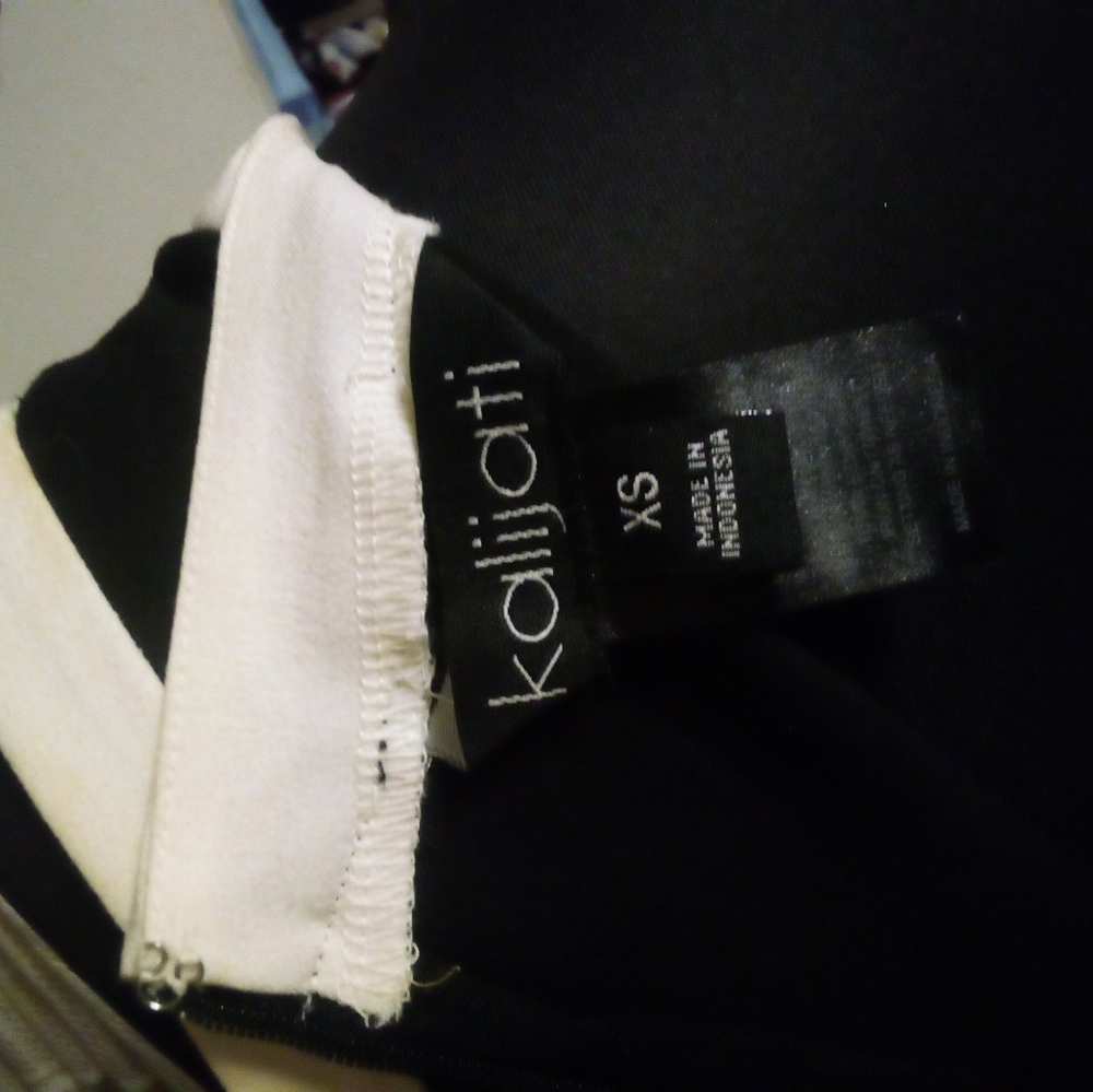 Dress - Picture 2 of 2